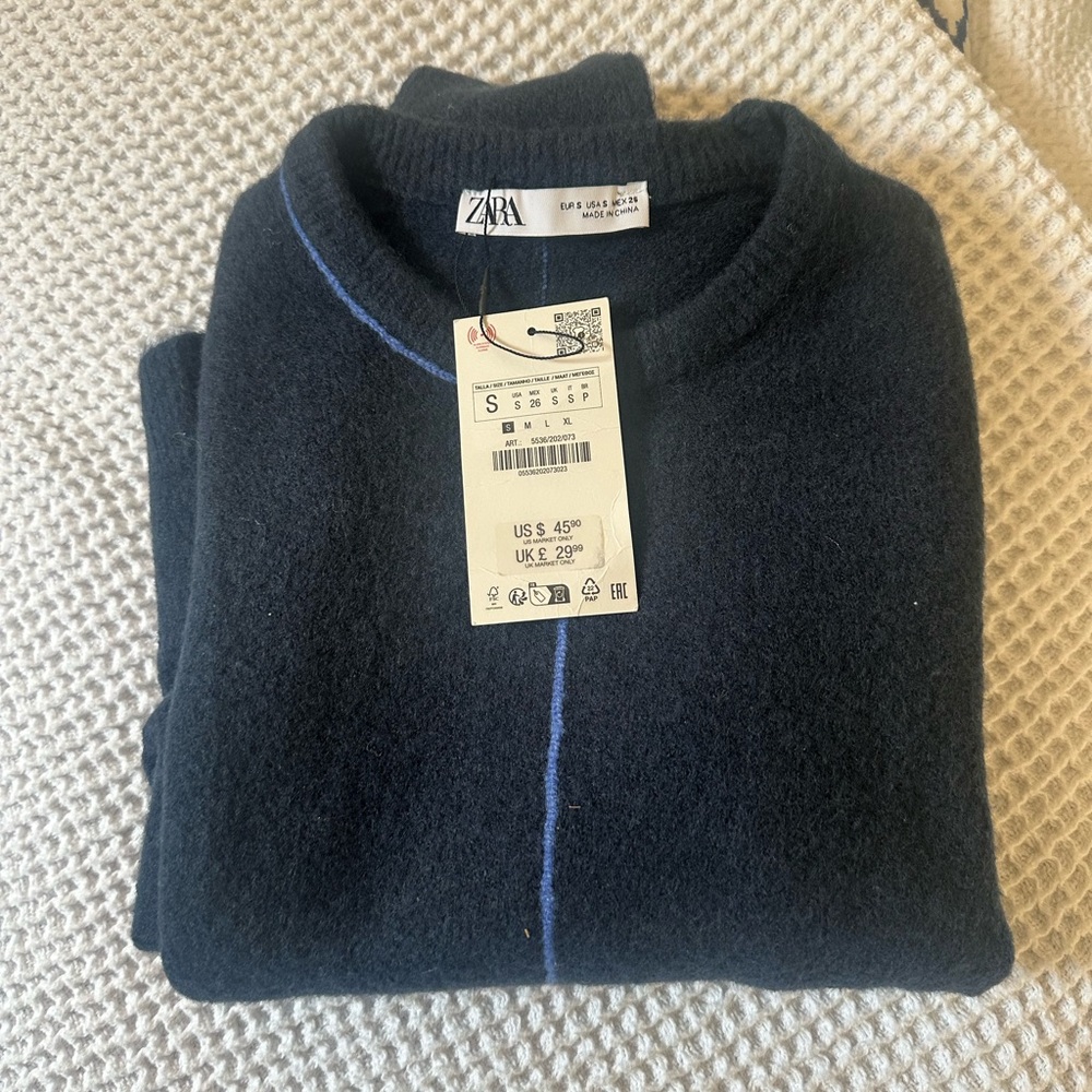 Zara Women's Navy Crewneck Sweater